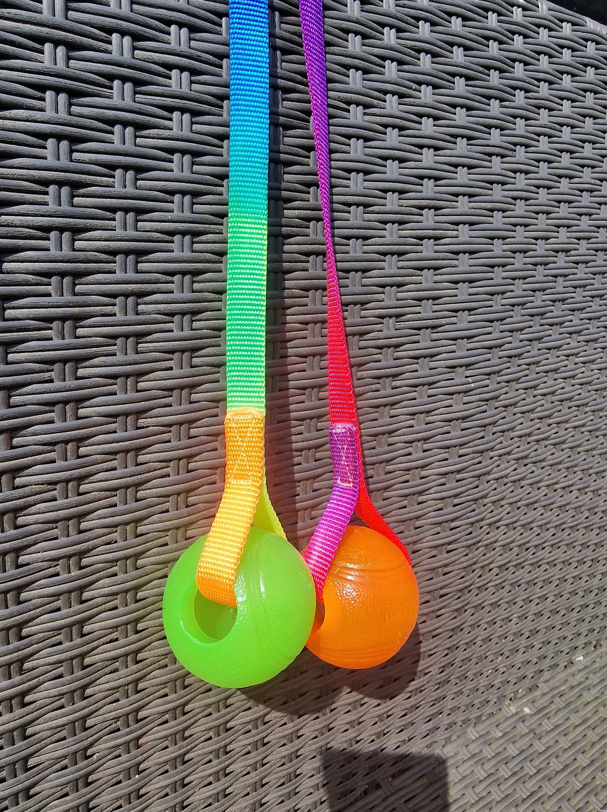 Flydebold med snor - 6 cm Ø