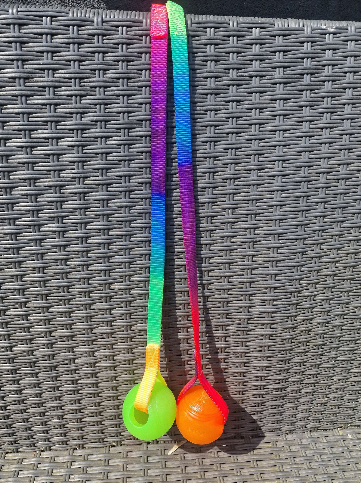 Flydebold med snor - 6 cm Ø
